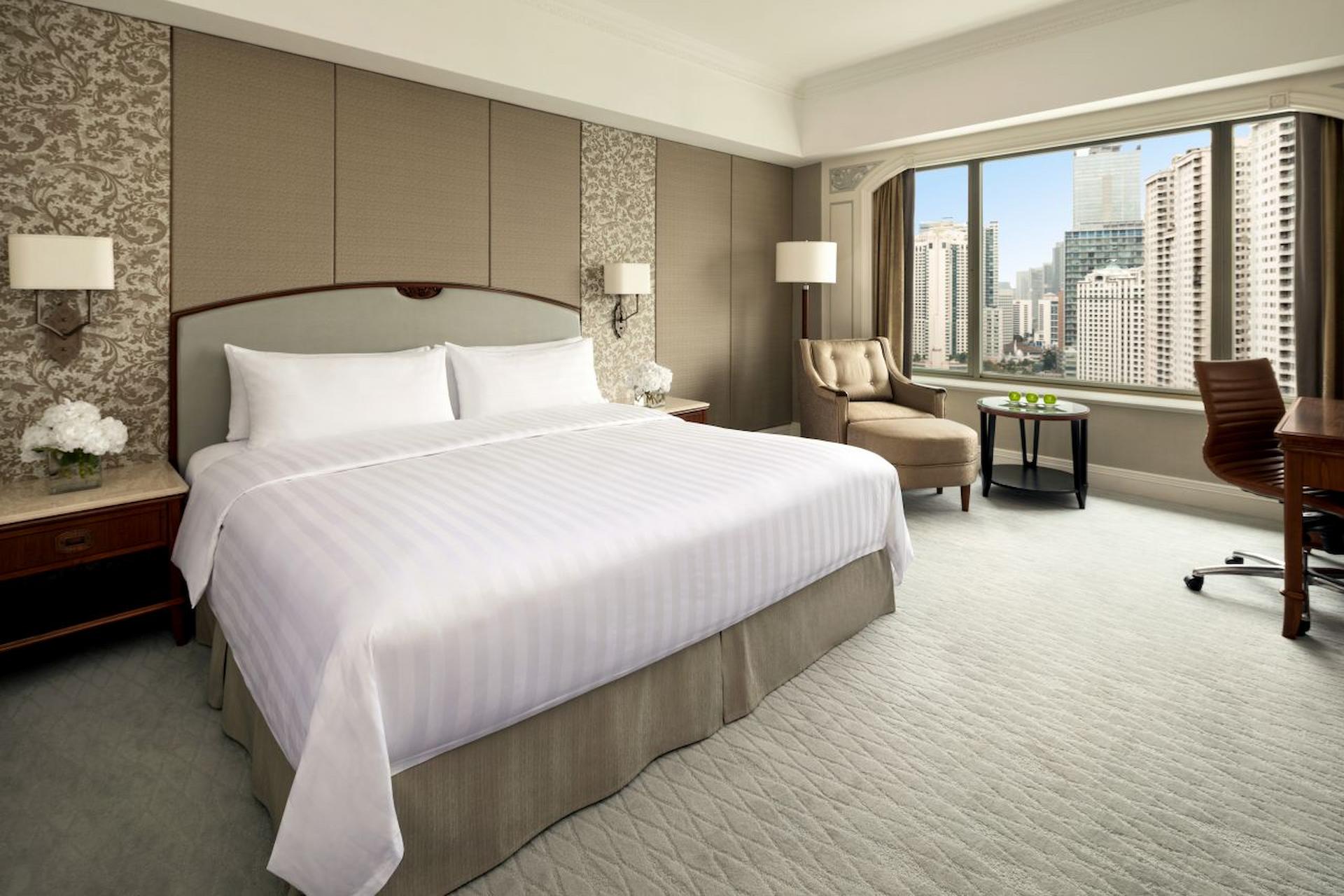 One bedroom suite. Suite Room. Отель Shangri-la Shenyang. One Bedroom Deluxe. Shangri-la Hotel, Guilin на карте.